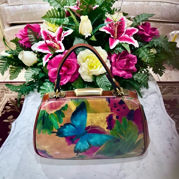 Patricia Nash Watercolor Butterfly Crossbody - Picture 4 of 9